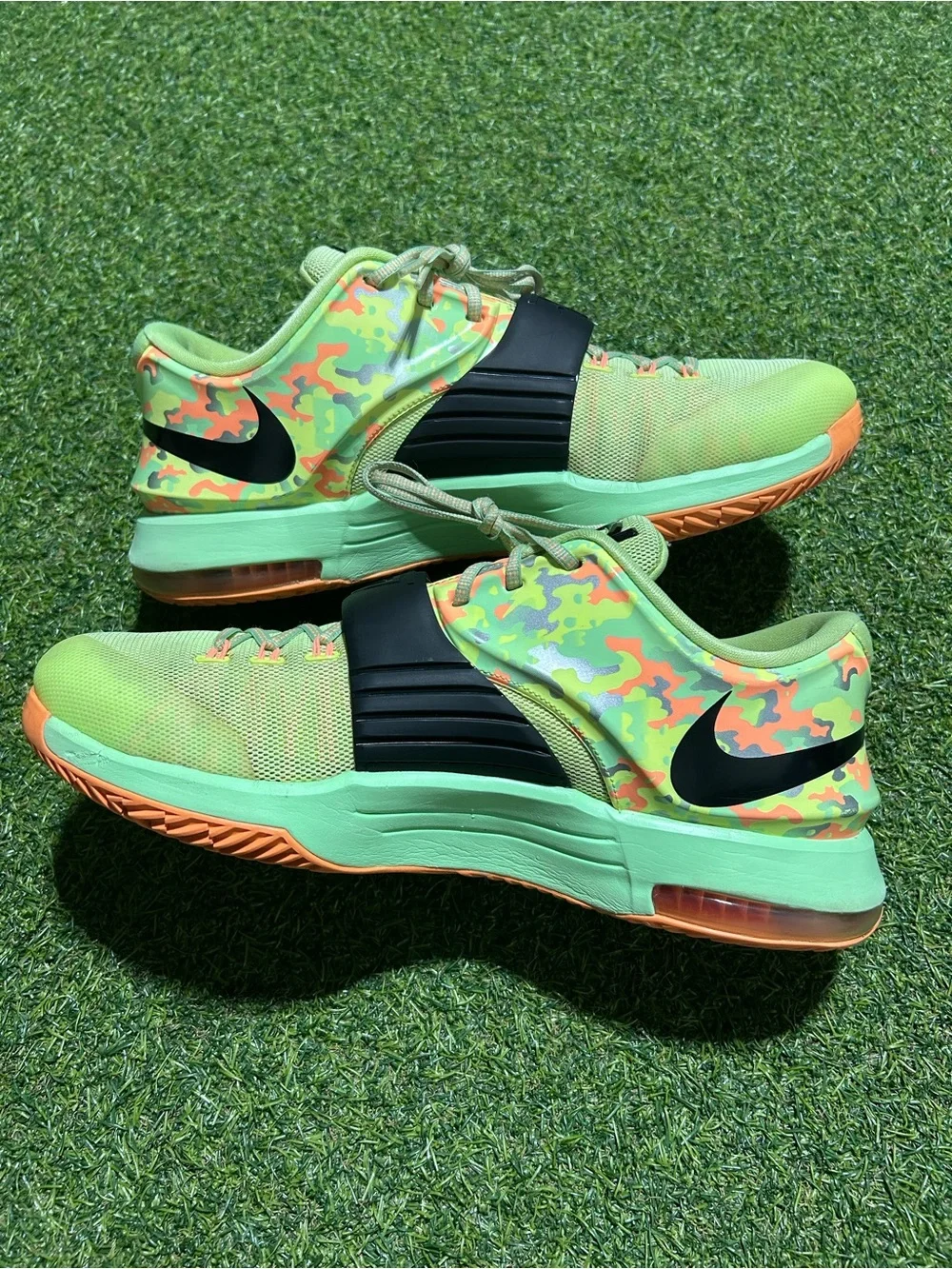 Men’s Nike KD 7 Easter Basketball Sneakers